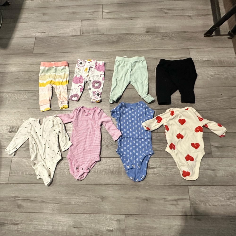 Various 0-3 month outfits